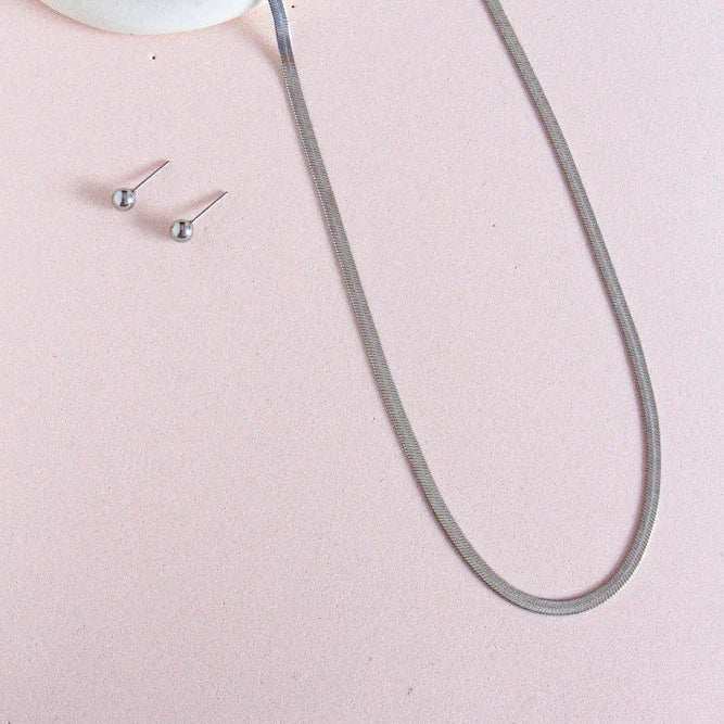 FLAT SILVER  NECKLACE